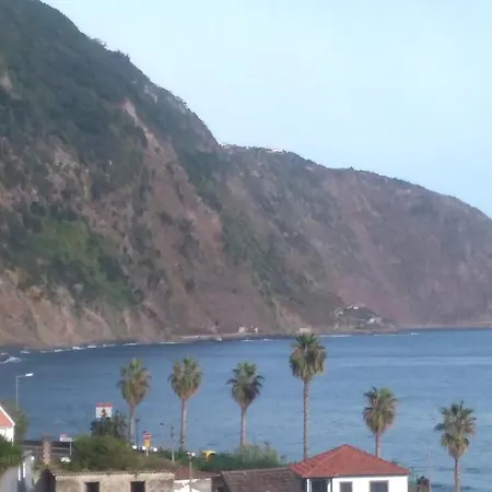 Apartment Lazy Lizard By The Ocean Seixal (Madeira)