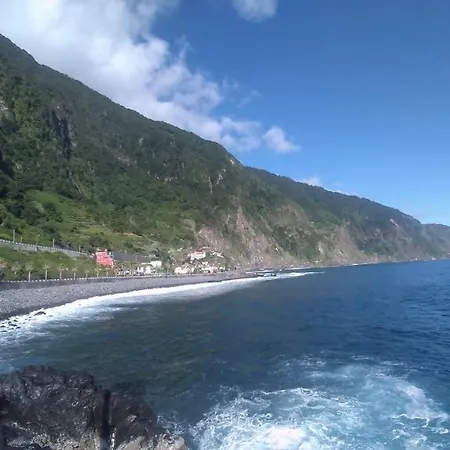 Apartment Lazy Lizard By The Ocean Seixal (Madeira)